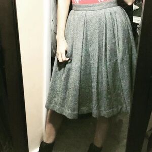 Banana Republic full midi grey speckled flare skirt size 0​